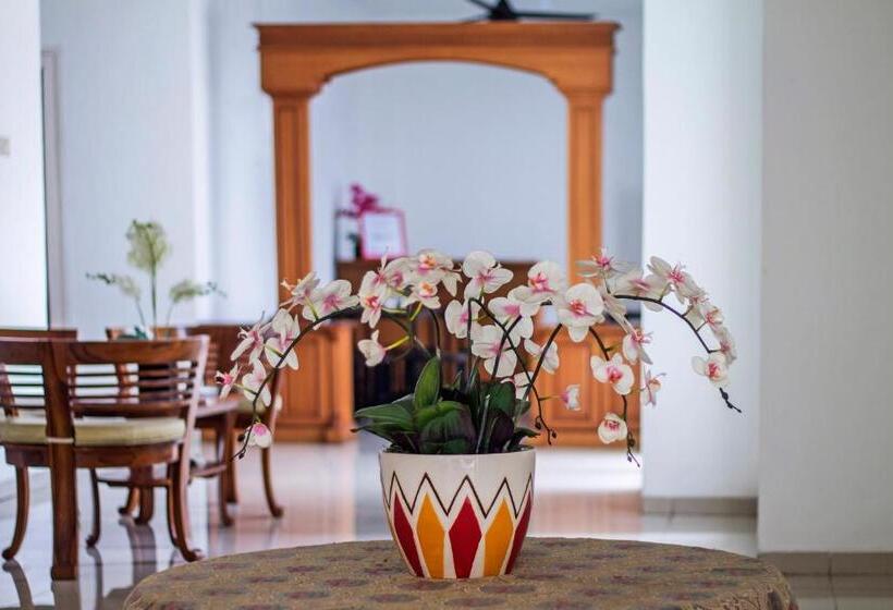 Пансион Reddoorz @ Jatiwaringin