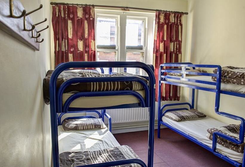 Kinlay House Hostel