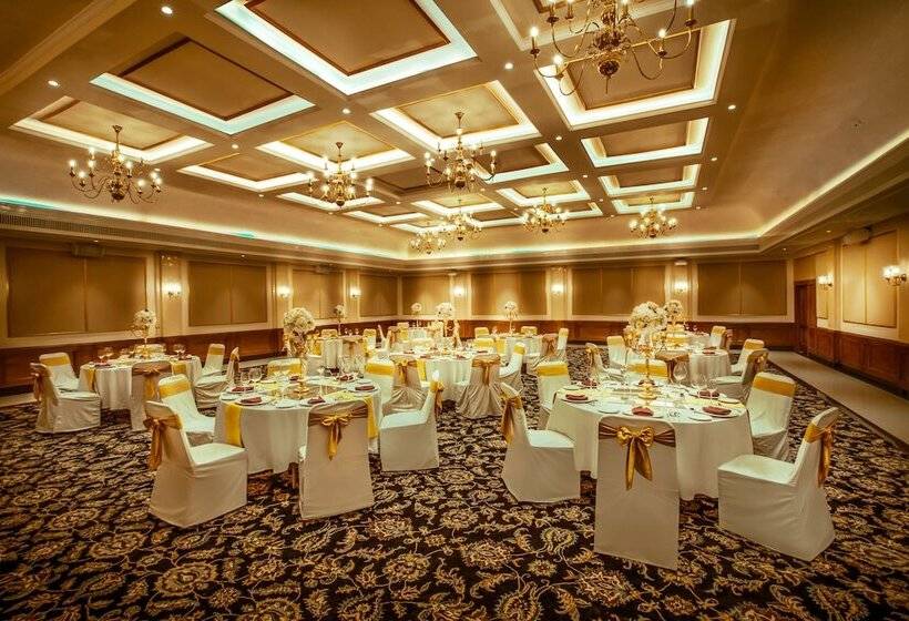 Casino Hotel Cgh Earth, Cochin