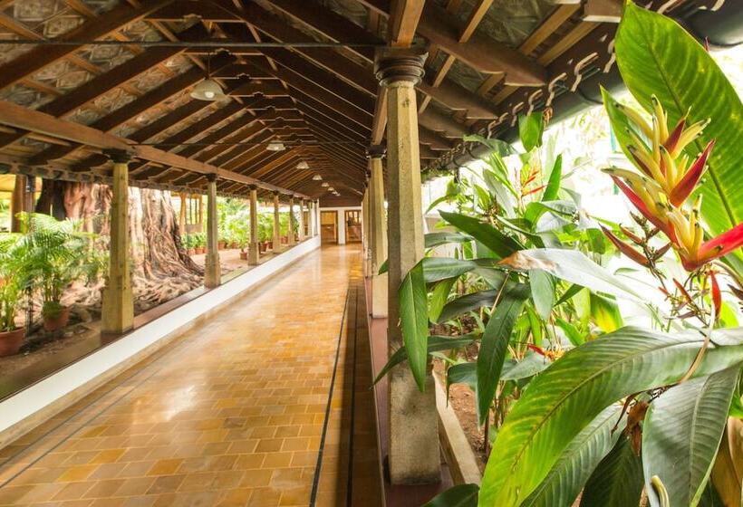 Casino Hotel Cgh Earth, Cochin