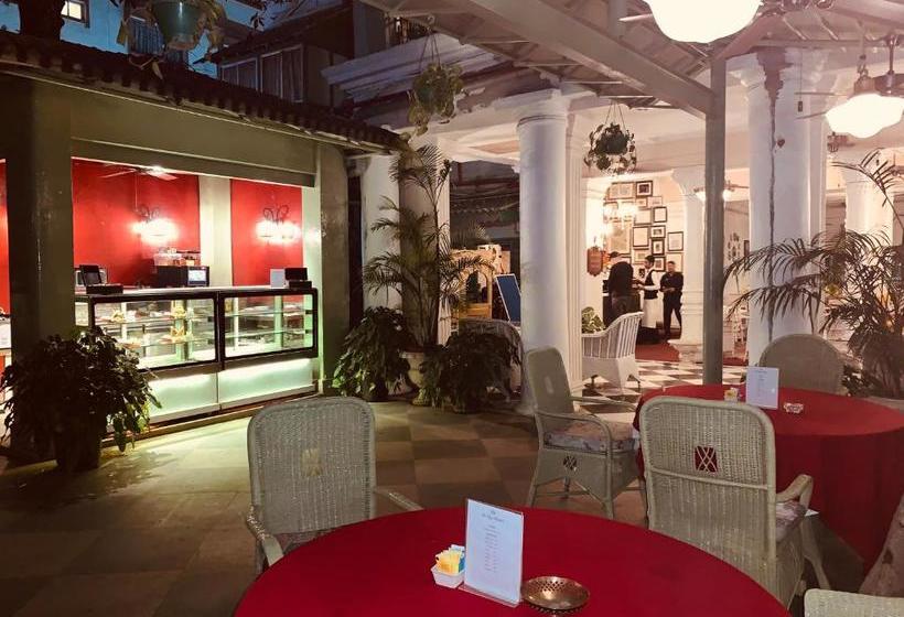 Отель The Elgin Fairlawn Kolkata