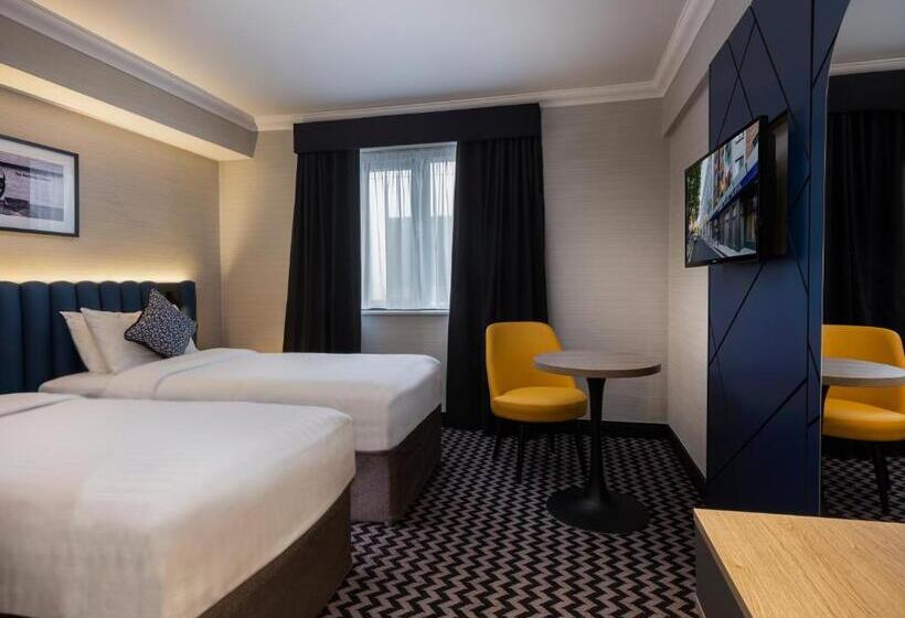 هتل Academy Plaza