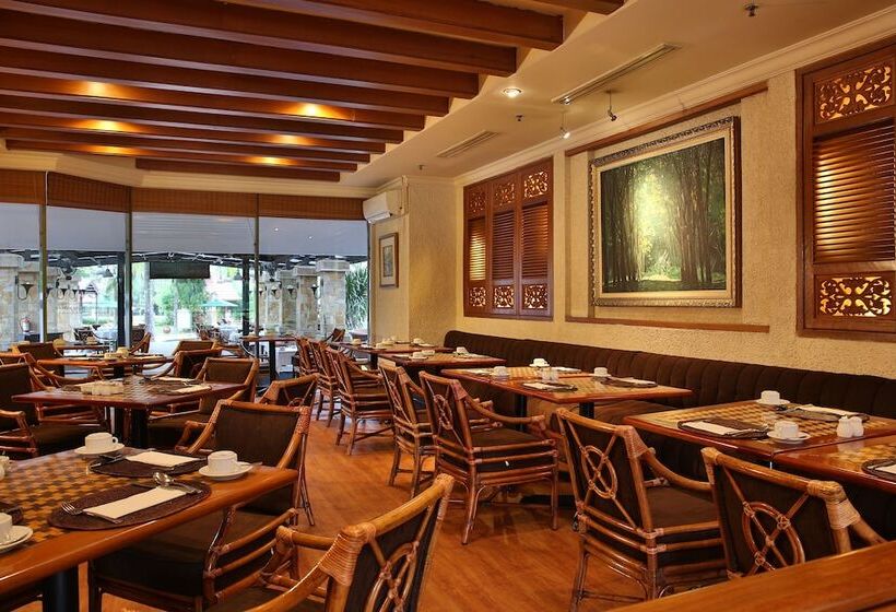 Отель Aryaduta Pekanbaru