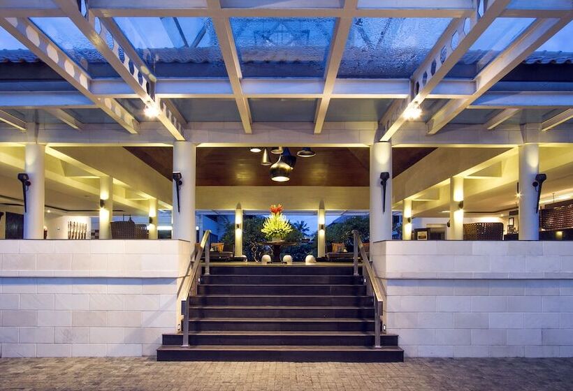 בית מלון כפרי Away Bali Legian Camakila Resort