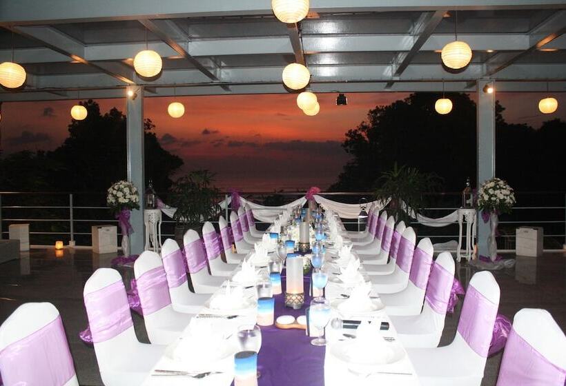 בית מלון כפרי Away Bali Legian Camakila Resort