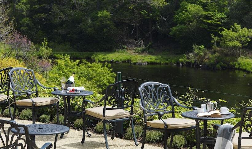 فندق Ballynahinch Castle