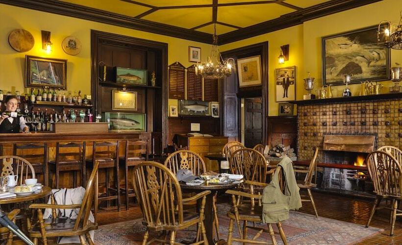 فندق Ballynahinch Castle