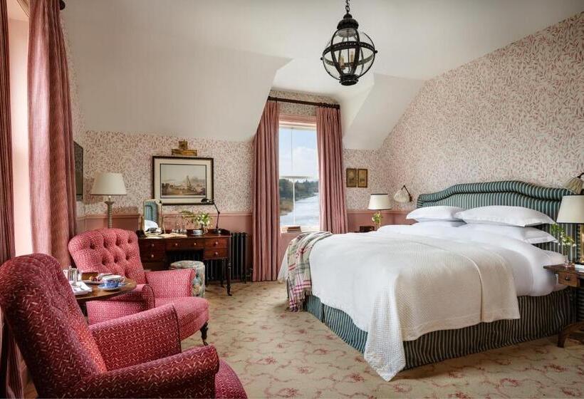 فندق Ballynahinch Castle