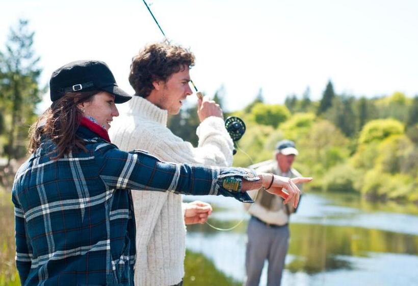 فندق Ballynahinch Castle