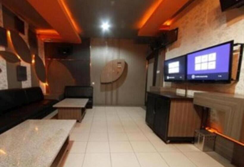 ホテル Banjarmasin International