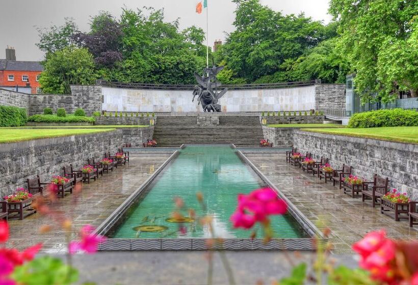 בית מלון כפרי Cassidys