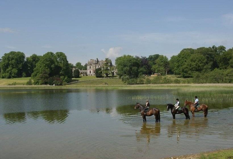 فندق Castle Leslie Estate