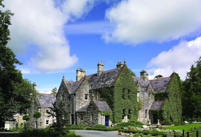 فندق Castle Leslie Estate