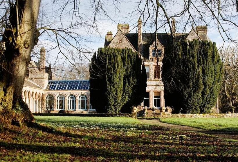 فندق Castle Leslie Estate