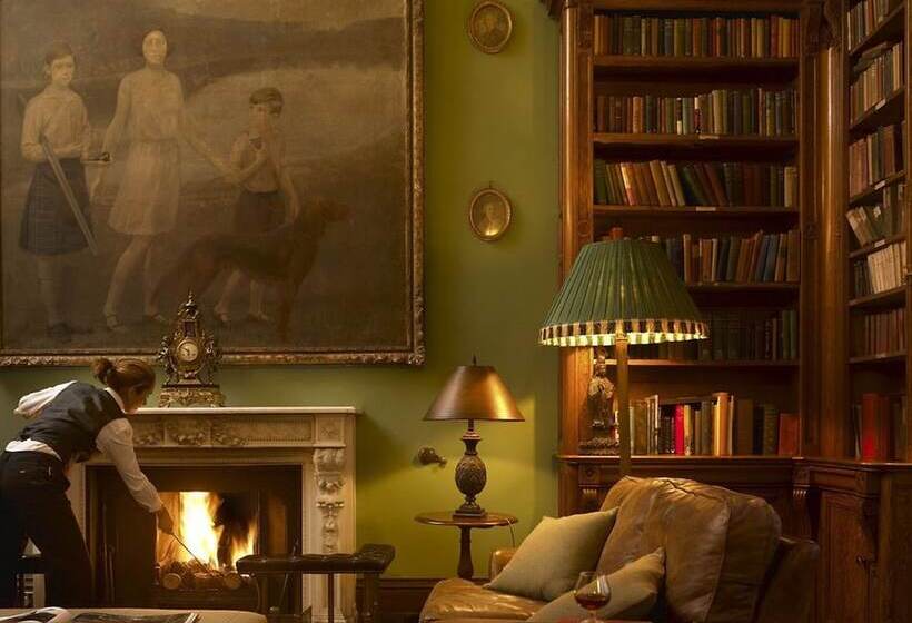 فندق Castle Leslie Estate