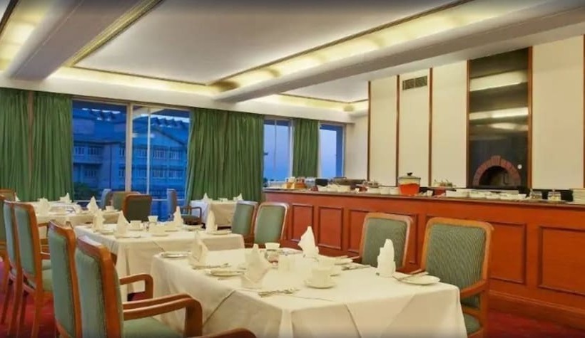 Clarkes Hotel, A Grand Heritage Hotel Since 1898