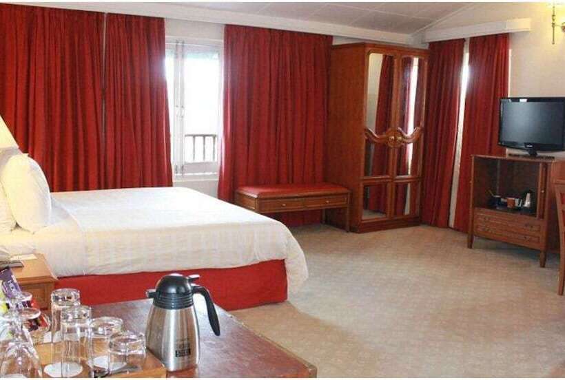 Clarkes Hotel, A Grand Heritage Hotel Since 1898