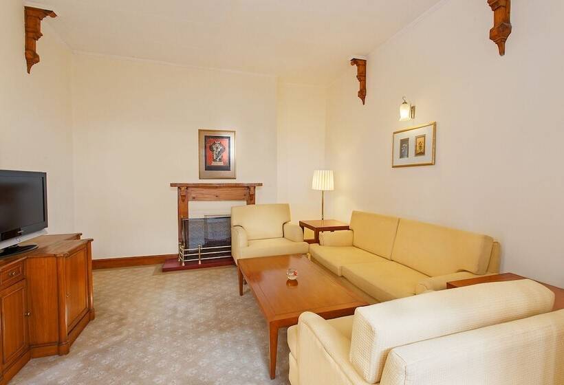 Clarkes Hotel, A Grand Heritage Hotel Since 1898