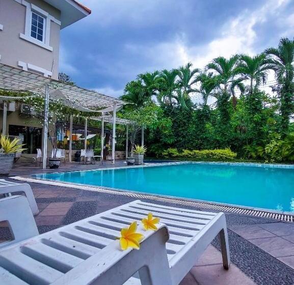 בית מלון כפרי Country Heritage