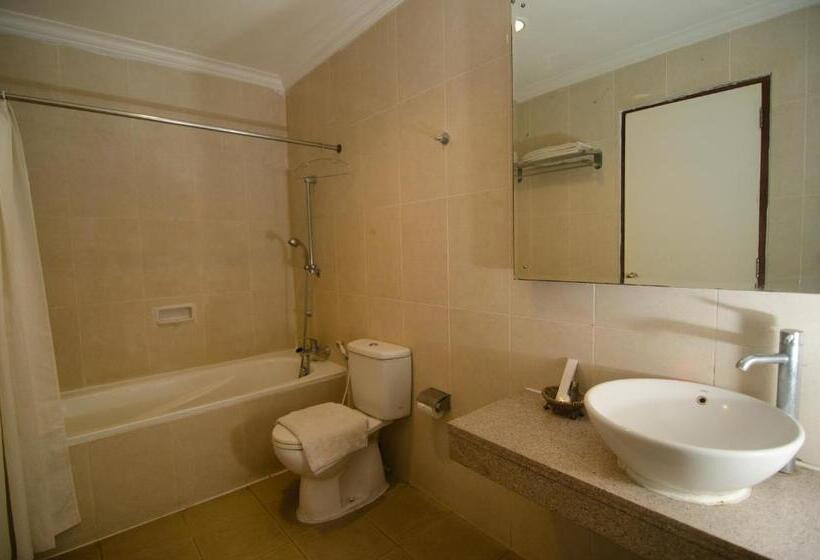 בית מלון כפרי Country Heritage