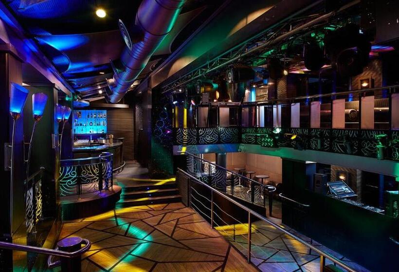 فندق Crowne Plaza Chennai Adyar Park