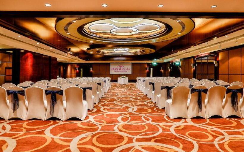 فندق Crowne Plaza Chennai Adyar Park