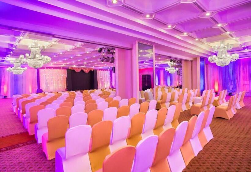 فندق Crowne Plaza Chennai Adyar Park