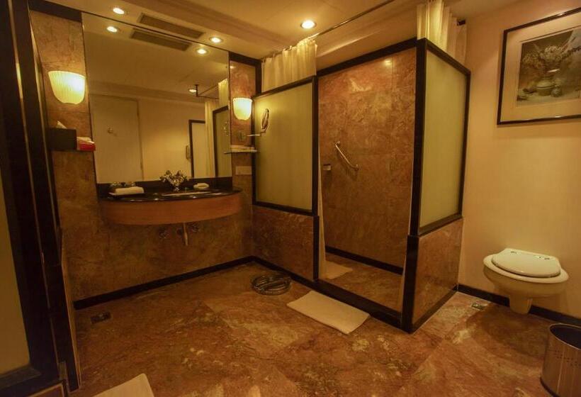 فندق Crowne Plaza Chennai Adyar Park