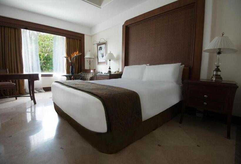 هتل Crowne Plaza Chennai Adyar Park