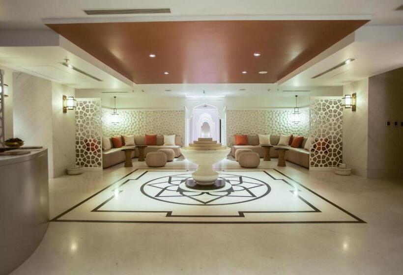 فندق Crowne Plaza Chennai Adyar Park