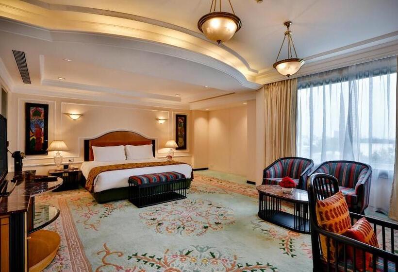 فندق Crowne Plaza Chennai Adyar Park