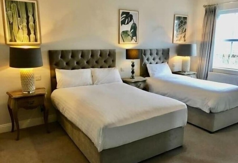 Отель Dundrum House