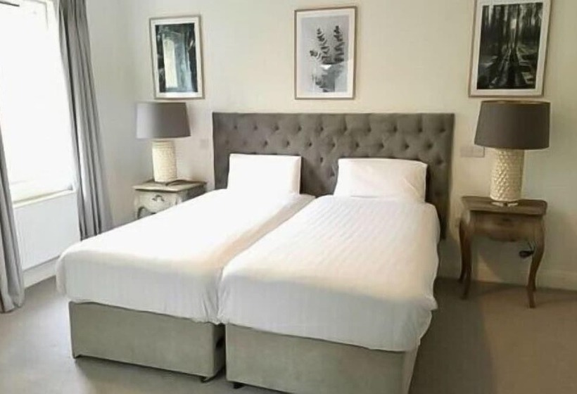 Отель Dundrum House