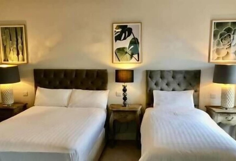 Отель Dundrum House