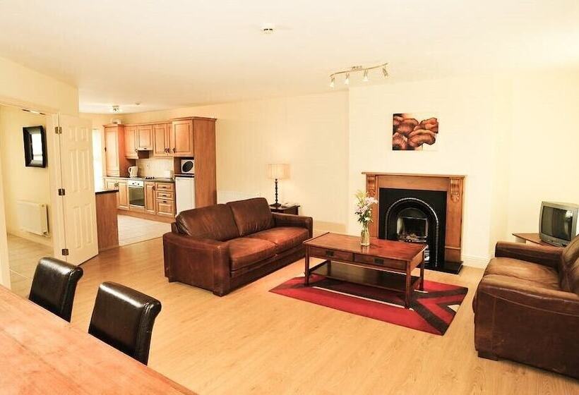 Отель Dundrum House