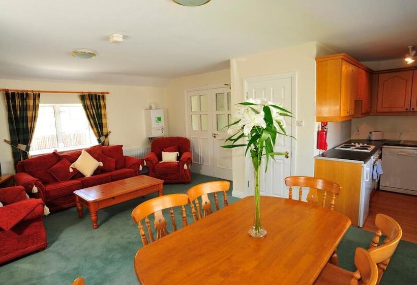 Отель Dundrum House