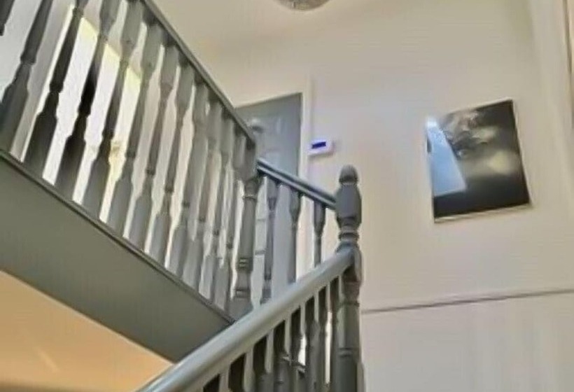 Отель Dundrum House