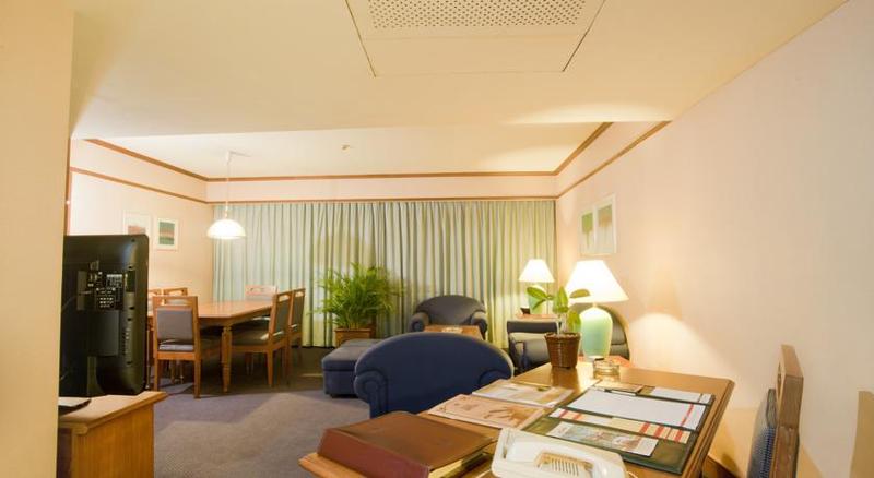 فندق Elmi Surabaya