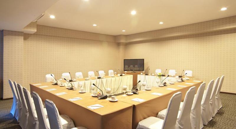 فندق Elmi Surabaya