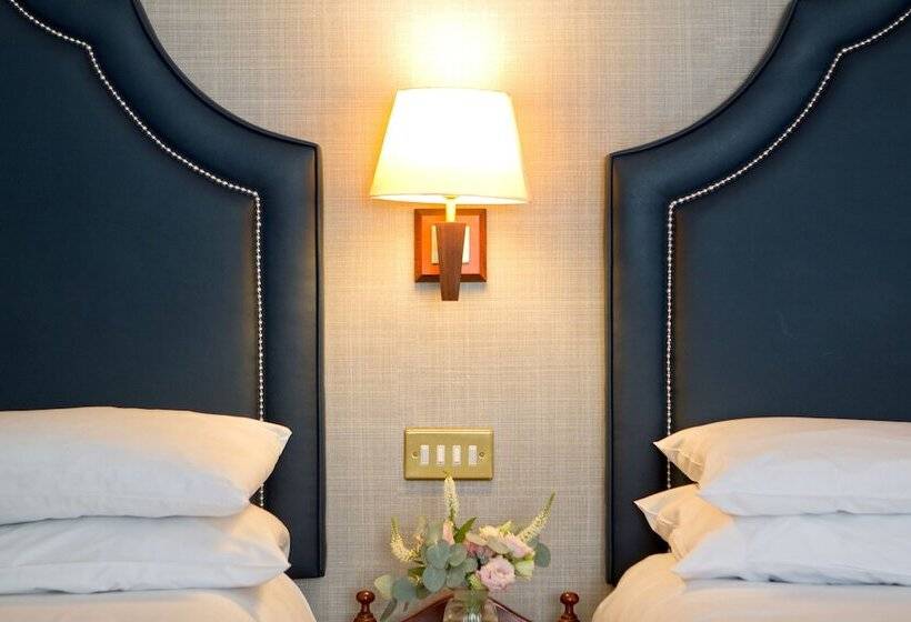 Отель Fitzpatrick Castle