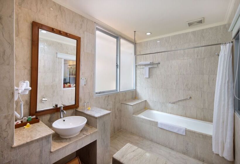 ホテル Grand Istana Rama