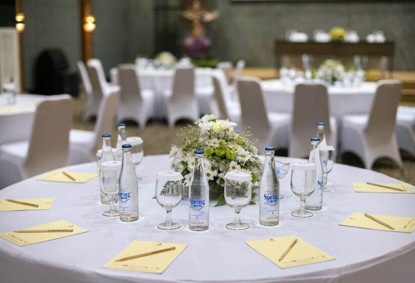 ホテル Grand Istana Rama