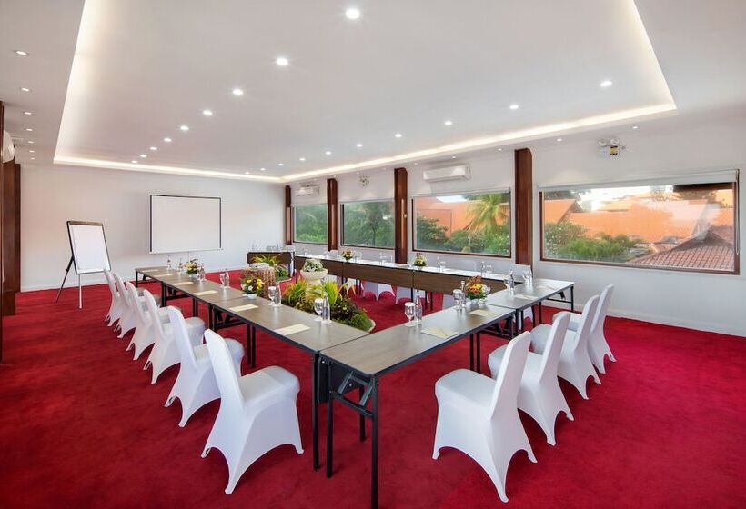 ホテル Grand Istana Rama