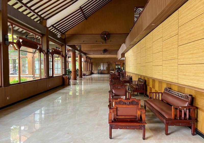 ホテル Grand Istana Rama