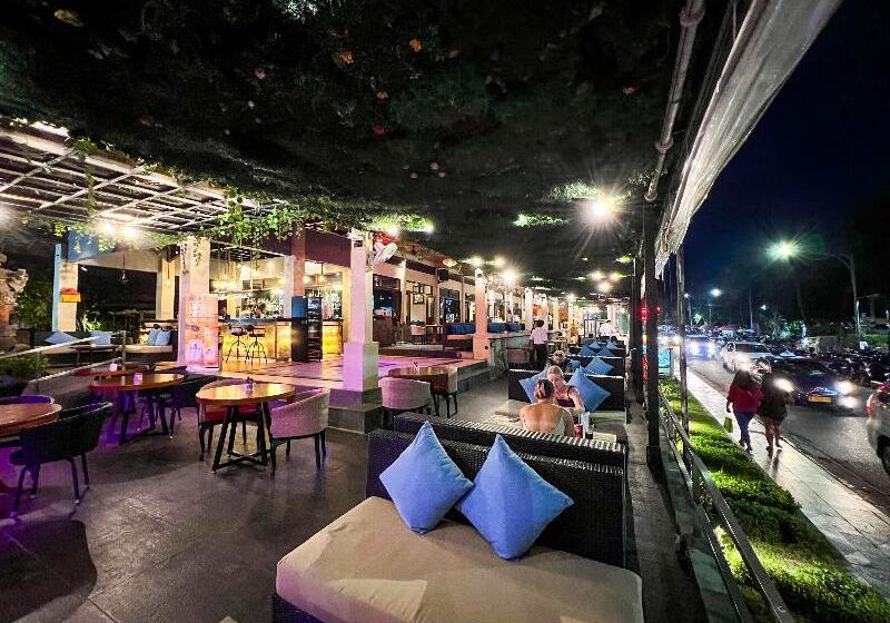 ホテル Grand Istana Rama