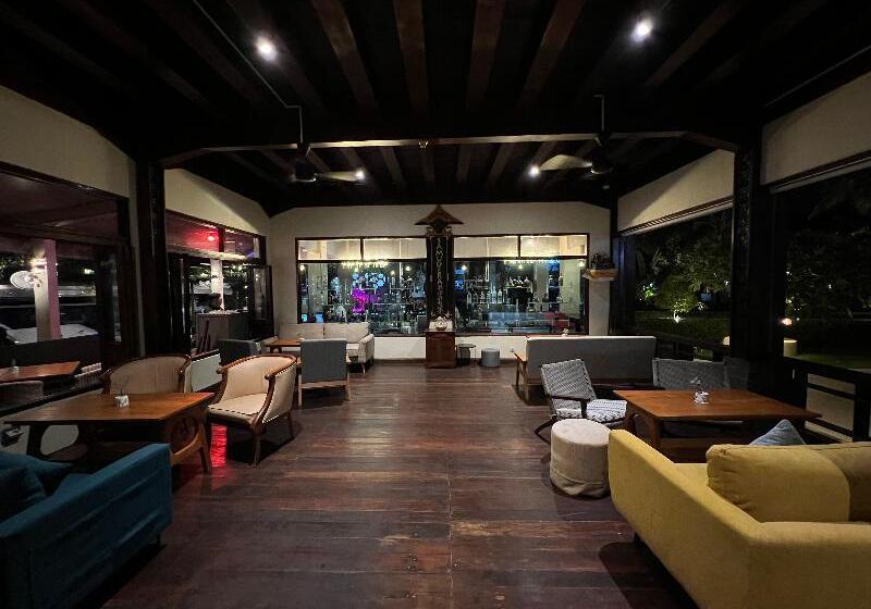 ホテル Grand Istana Rama