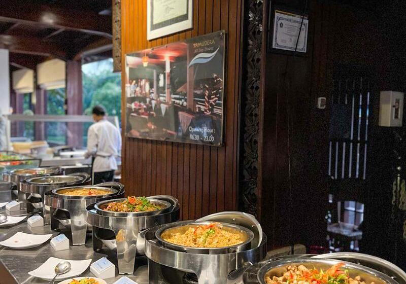 ホテル Grand Istana Rama