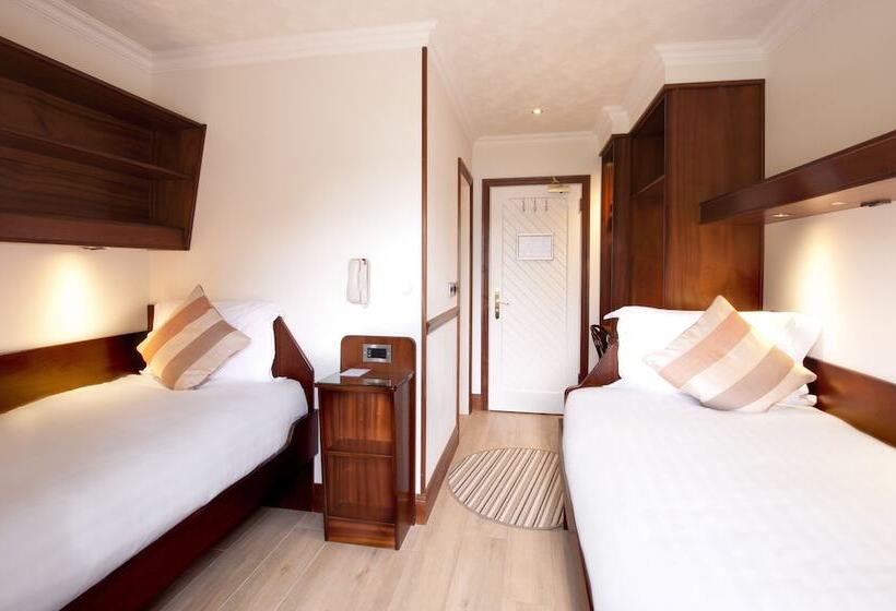 هتل Harvey's Point