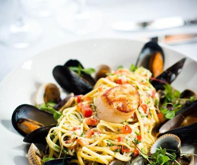 هتل Harvey's Point