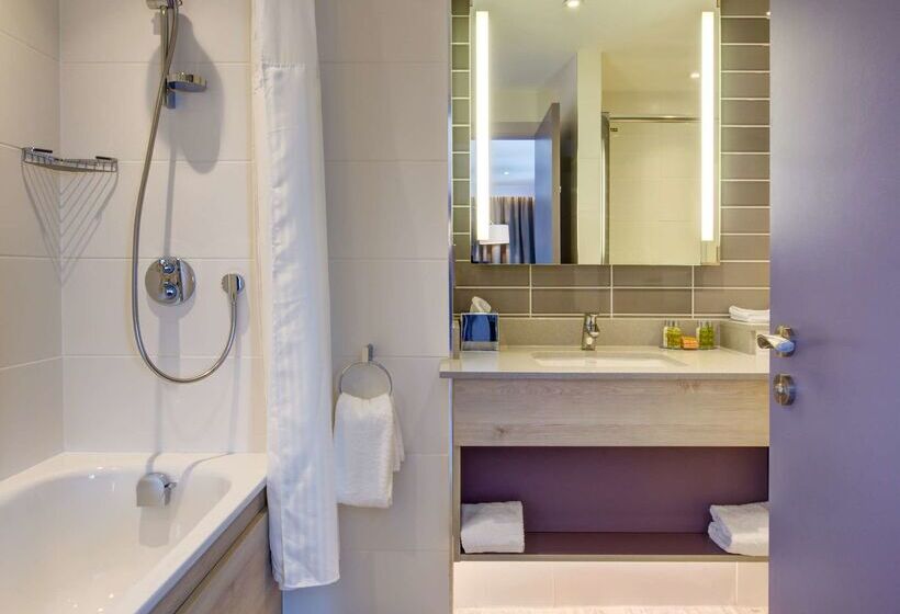 בית מלון כפרי Hilton Garden Inn Dublin City Centre